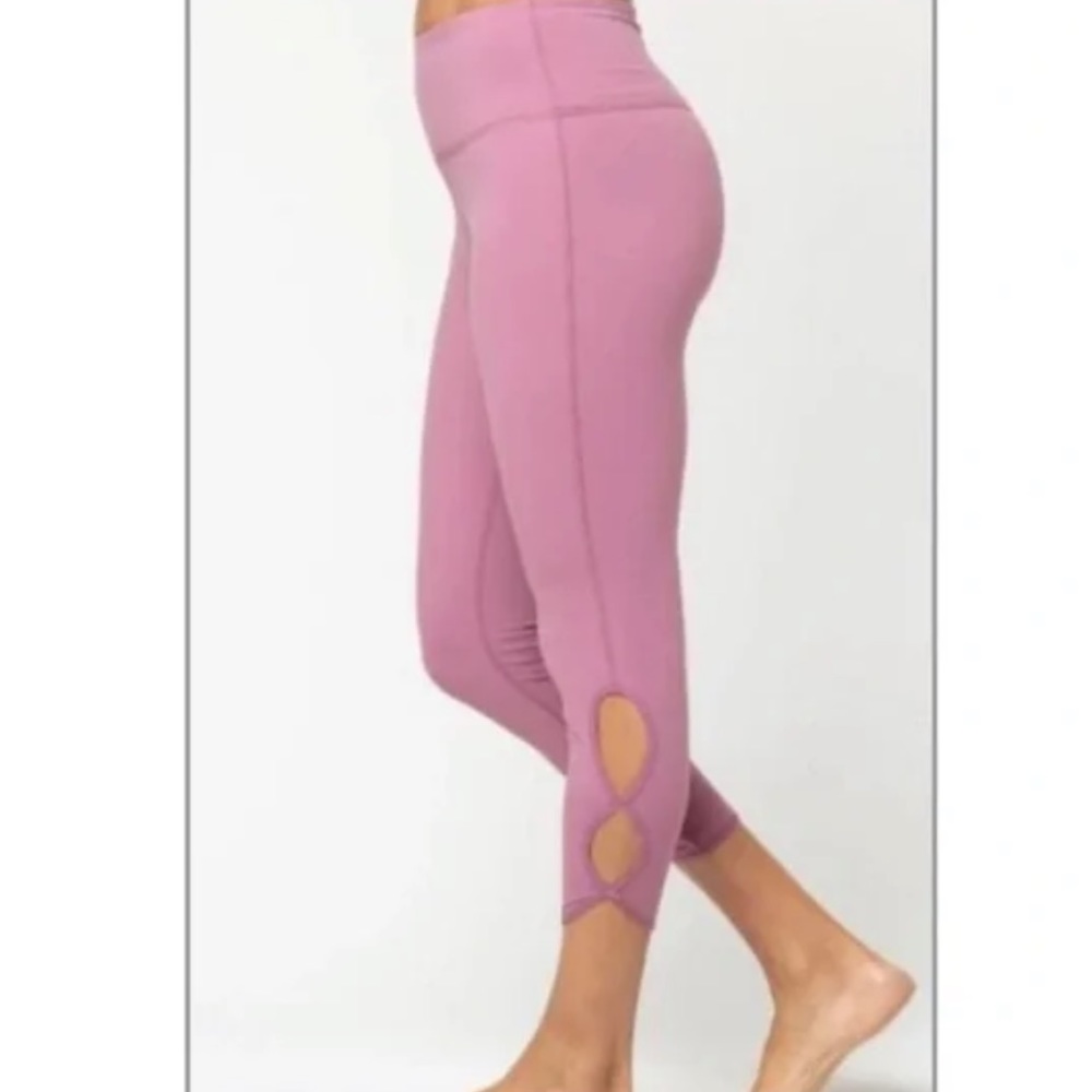 Whisper Hi Waisted 7/8 Pink Activewear Leggings